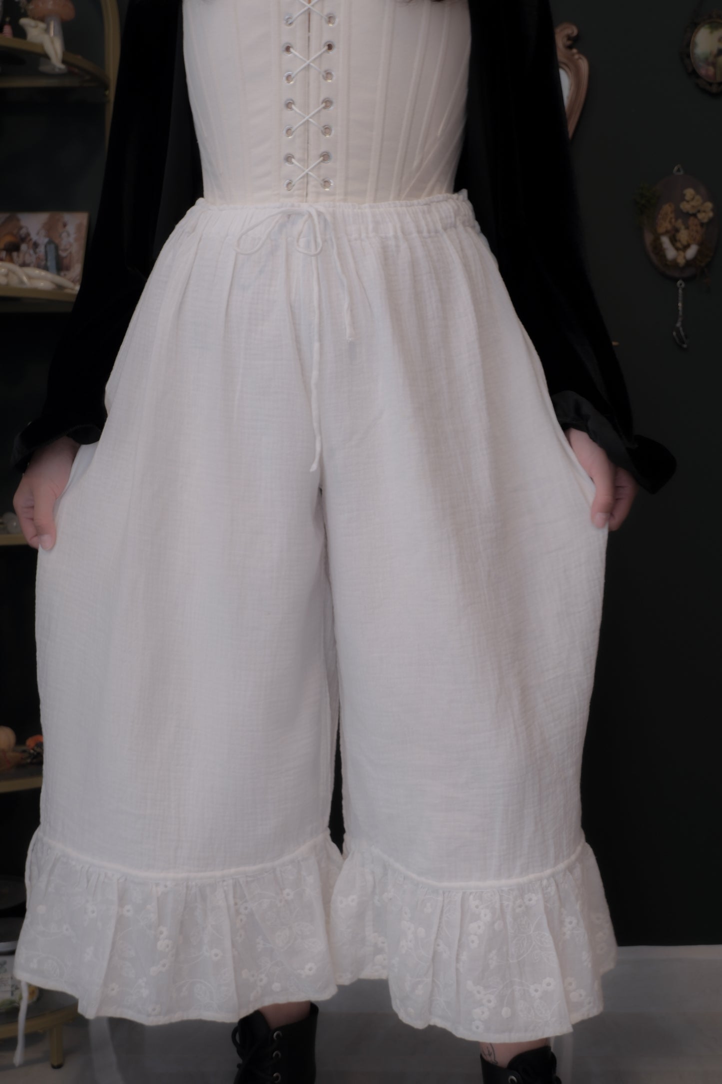 Lily bloomers